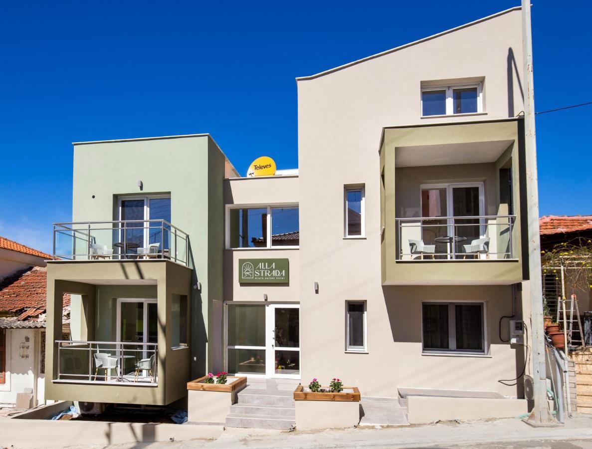 Alla Strada - Micro Suites ลิเมนาเรีย ภายนอก รูปภาพ