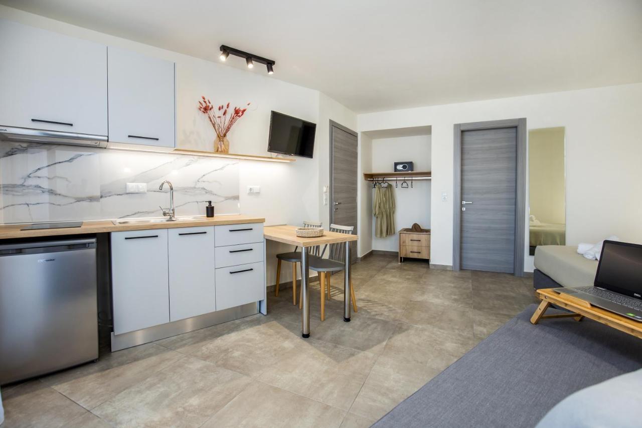 Alla Strada - Micro Suites ลิเมนาเรีย ภายนอก รูปภาพ