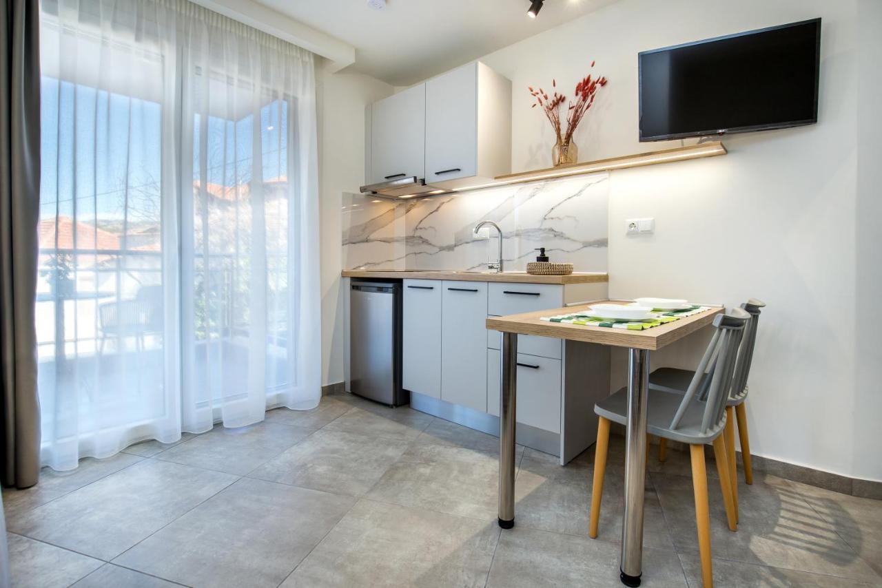 Alla Strada - Micro Suites ลิเมนาเรีย ภายนอก รูปภาพ
